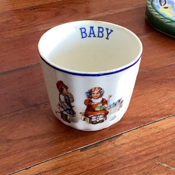 Vintage CERAMIC Czechoslovakian BABY CUP as is DISTRESSED - Picture 1 of 16